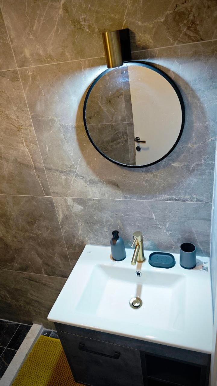 Apartmani Radovic Bijela Exteriör bild